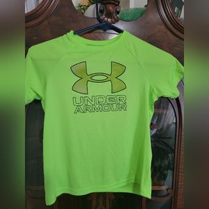 Boys Under Armour Tshirt Size Youth small